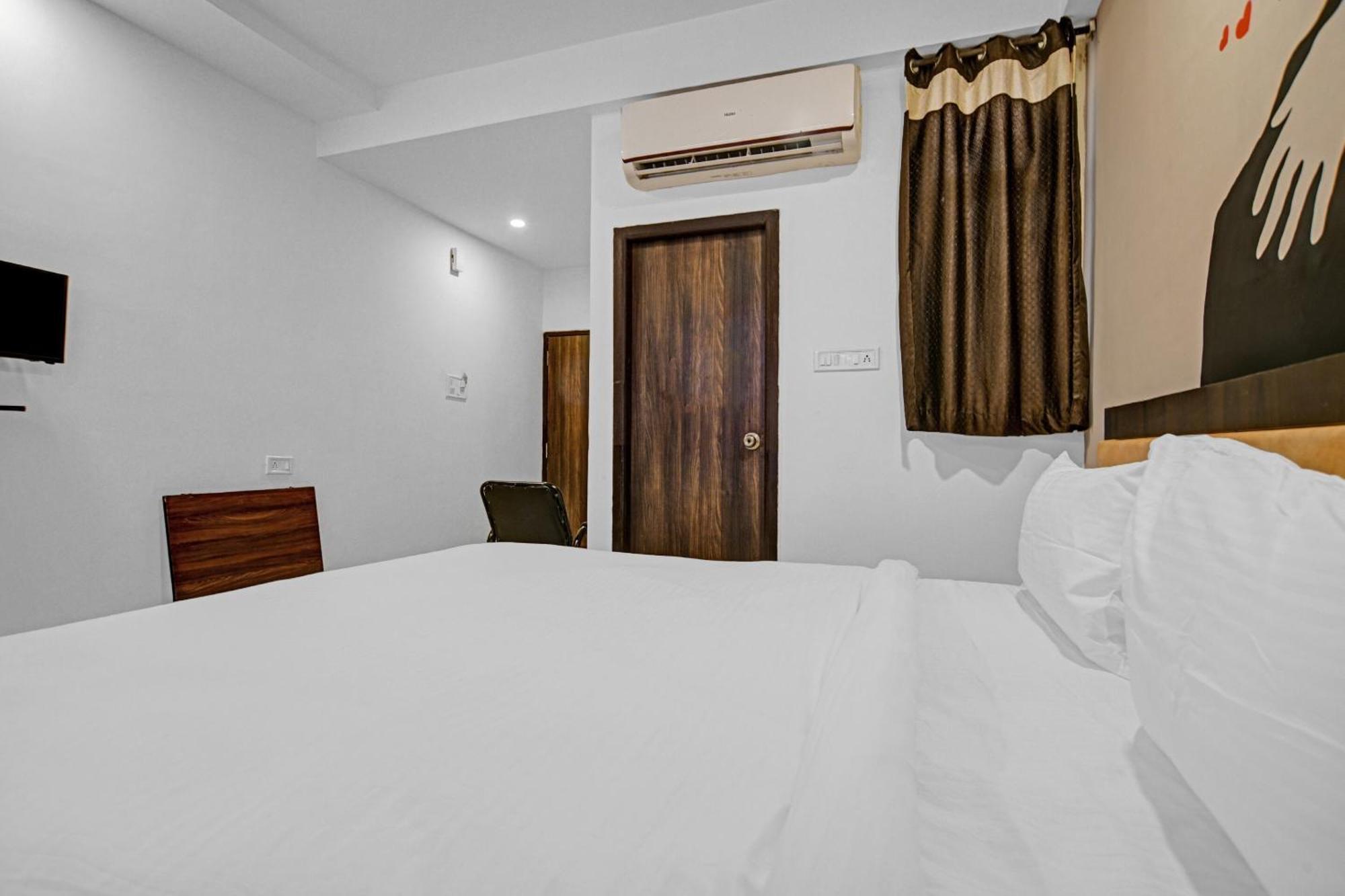 Hotel Collection O The Eternity Near Lig Sqaure Indore Zewnętrze zdjęcie