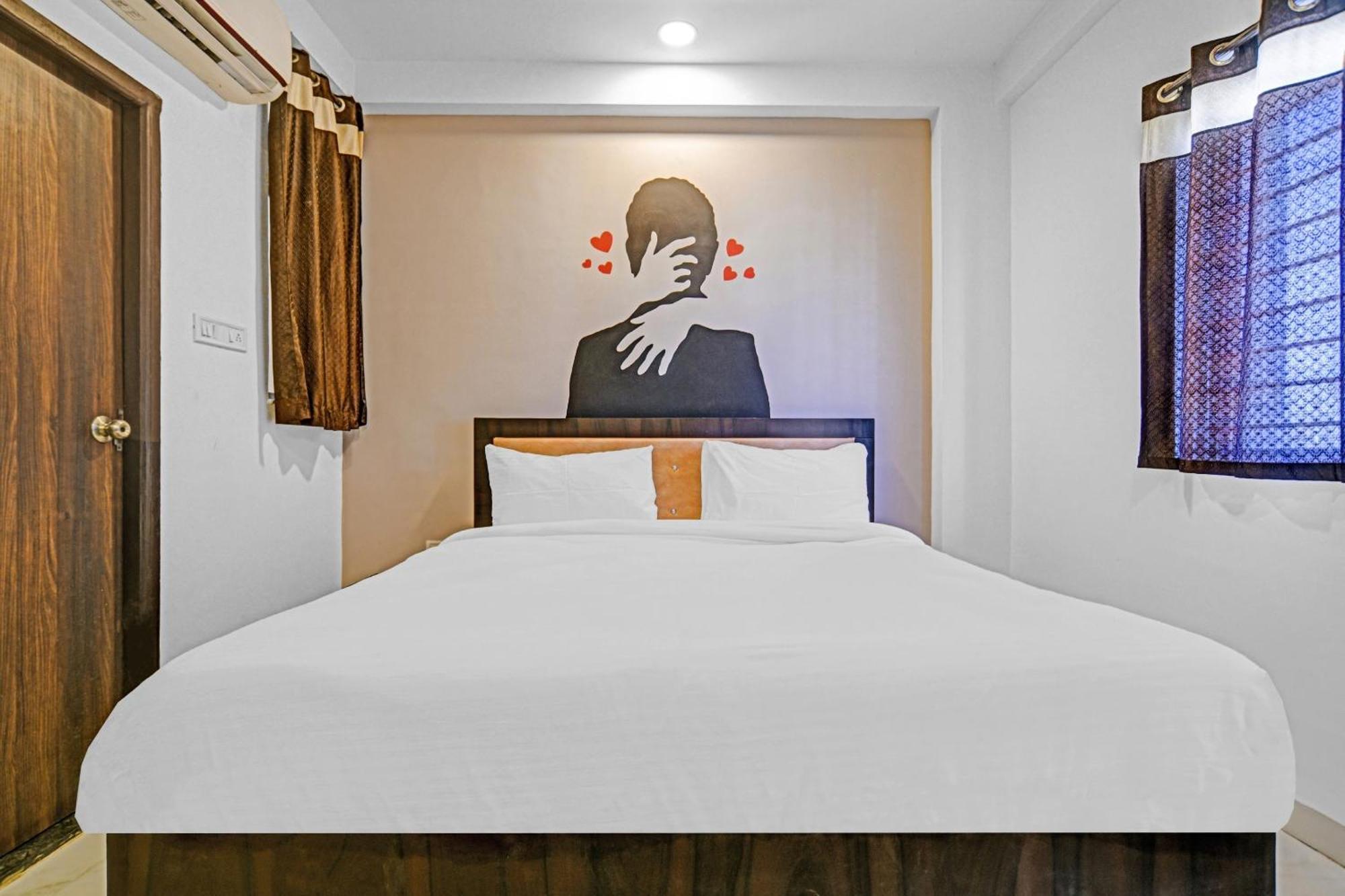 Hotel Collection O The Eternity Near Lig Sqaure Indore Zewnętrze zdjęcie