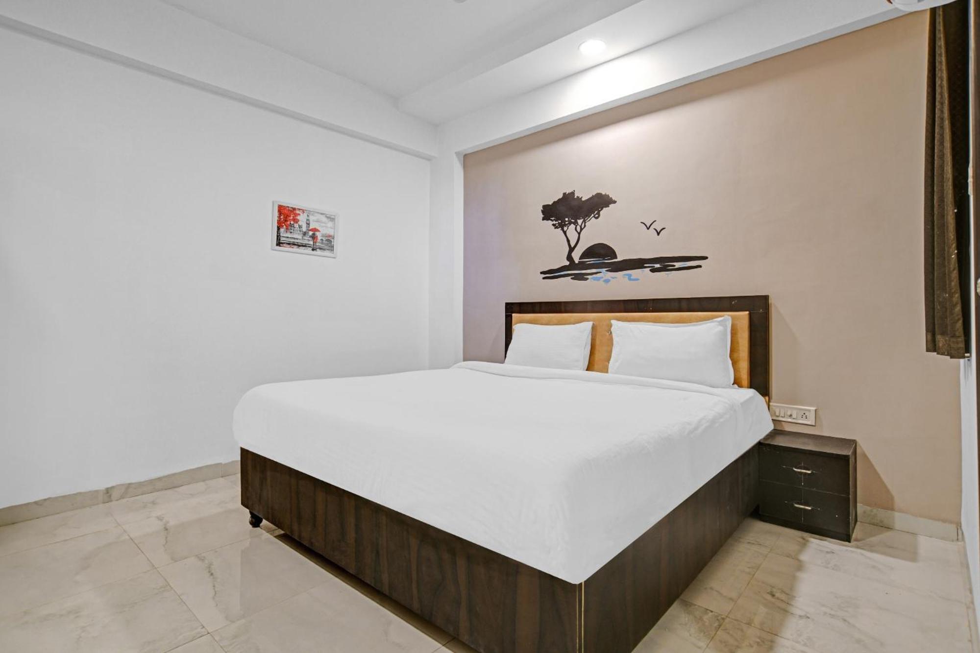 Hotel Collection O The Eternity Near Lig Sqaure Indore Zewnętrze zdjęcie